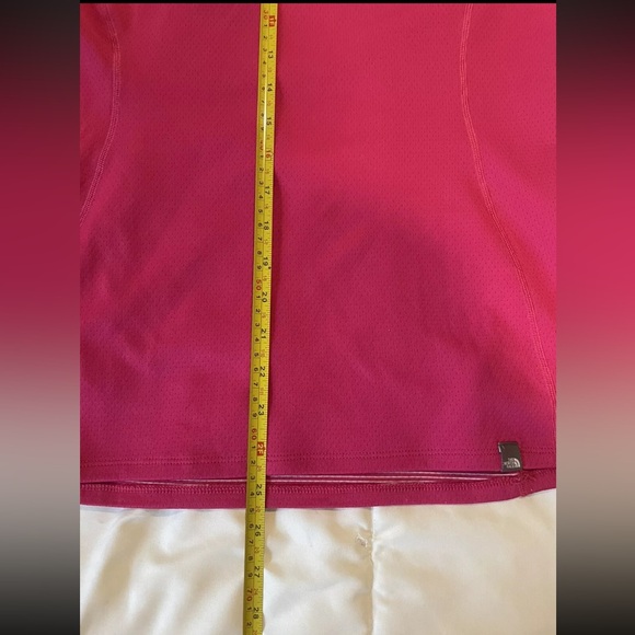 Women's North Face Magenta Tech Long Sleeve Shirt - size large - Picture 4 of 7